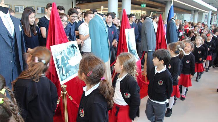 Kolej’de Atatürk kıyafetleri