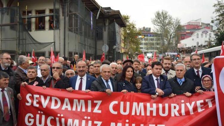CHP Bursa İl Örgütü Cumhuriyet Bayramı’nı Cumhuriyet Yürüyüşü ile kutladı