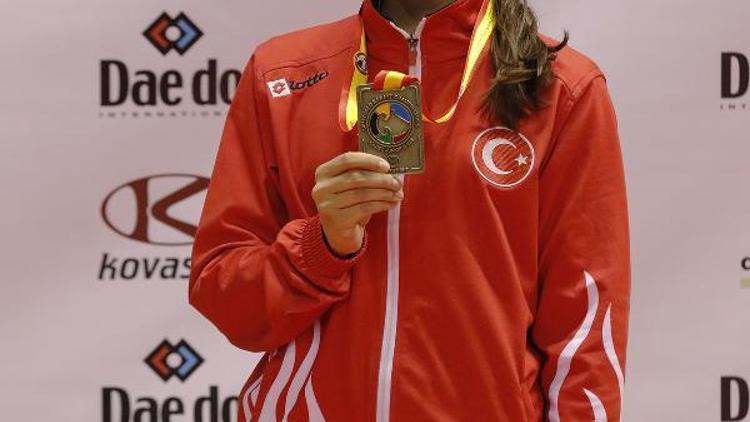 Asena Pekmezoğlu dünya 3üncüsü oldu