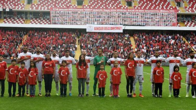 Türkiye İşitme Engelliler Futbol Milli Takımı - İngiltere (FOTOĞRAFLARI)