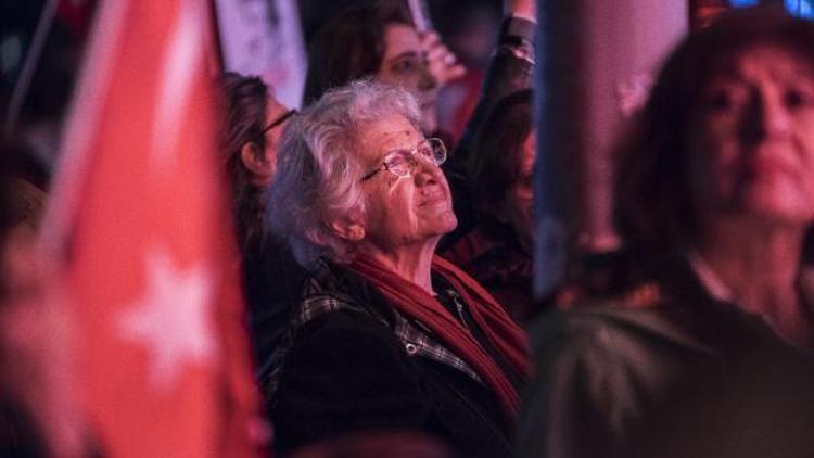 İstanbulda Cumhuriyet yürüyüşleri yapıldı
