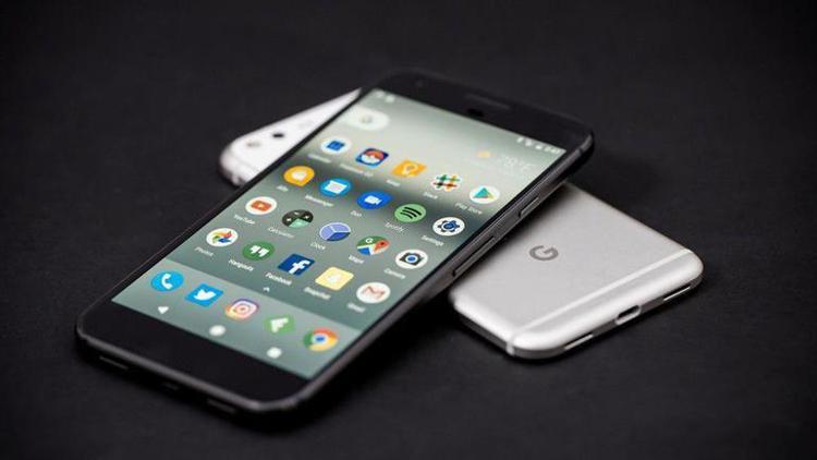 Google Pixel 2 XLlerin ekran problemini sona erdirecek güncelleme