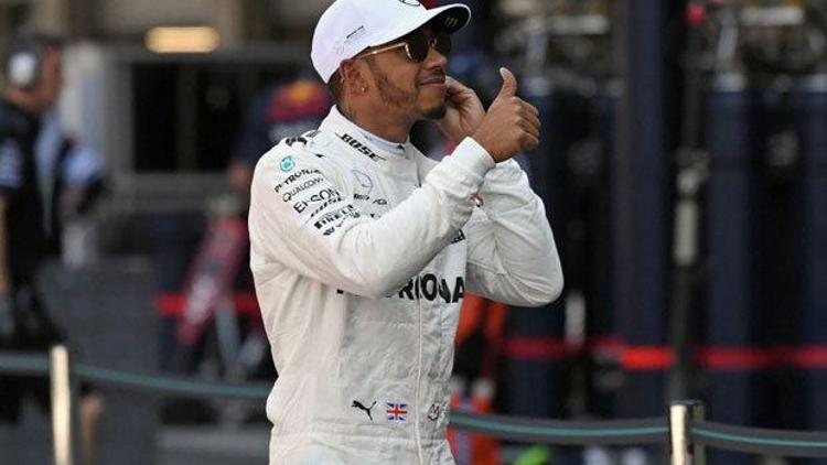 Lewis Hamilton şaşırtmadı