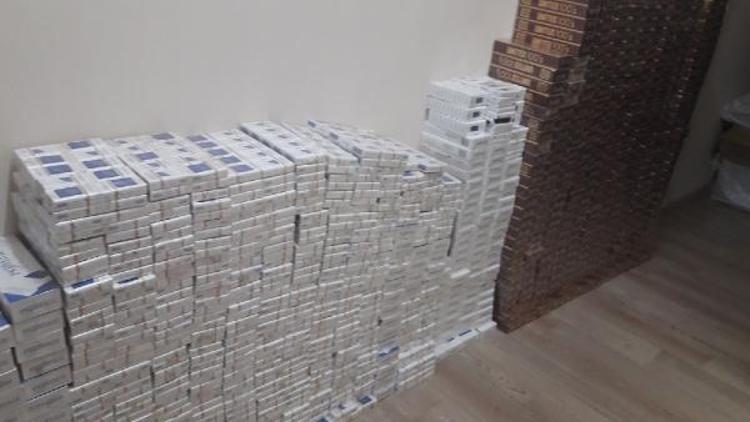 Parke taşı yüklü TIRda kaçak 11 bin 500 paket sigara bulundu