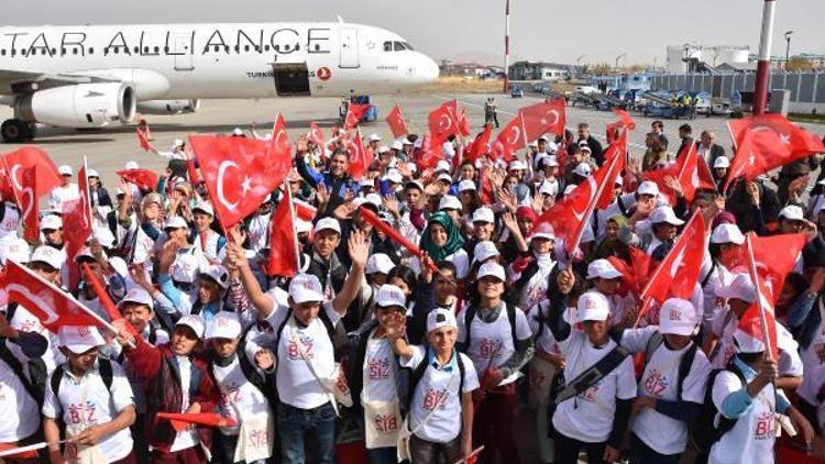 Vandan 388 öğrenci Çanakkale ve İzmire gönderildi