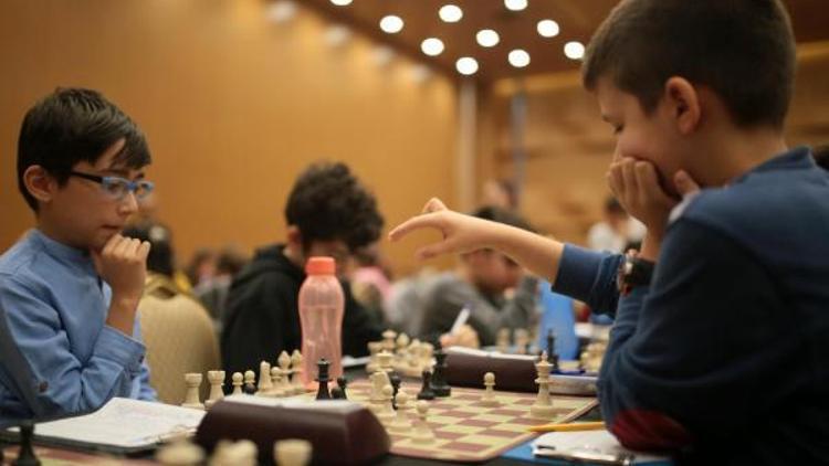 Ödüllü satranç turnuvası sona erdi