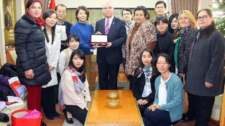 Japon öğrencilerden Babaeski Belediye Başkanı Hacıya ziyaret