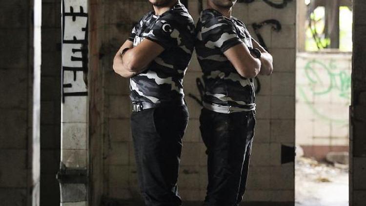 Ardahanlı gurbetçi ikizlerden Türk askerine rap şarkısı