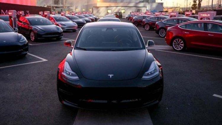 Tesla Model 3ü ertelendi