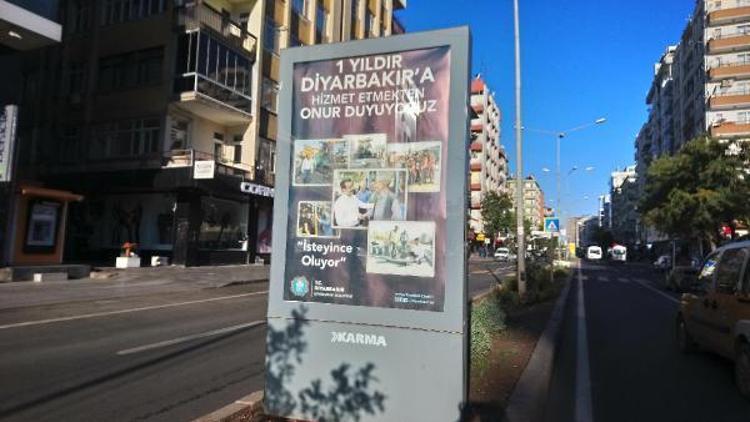 Diyarbakır Belediye Başkan Vekili Atilla, bir yılda yaptıklarını reklam panolarından duyurdu