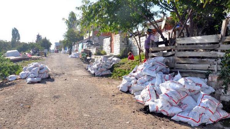 Malkarada ihtiyaç sahiplerine 3 ton 600 ton kömür dağıtıldı