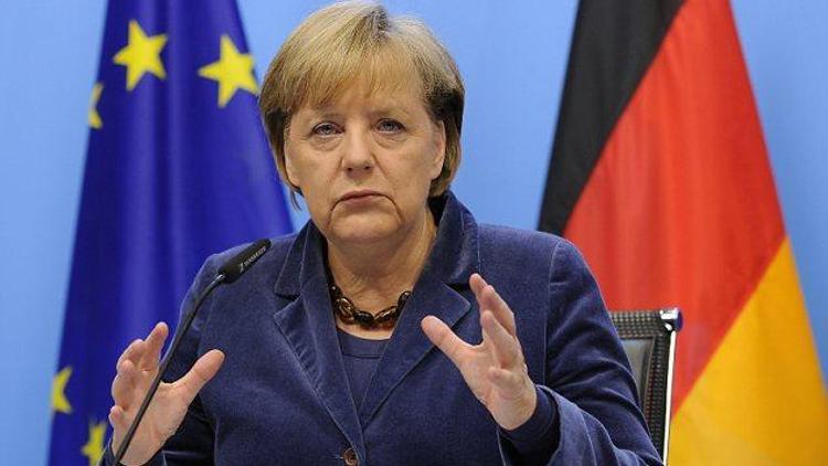 Merkele büyük şok İstifa çağrısında bulundular...