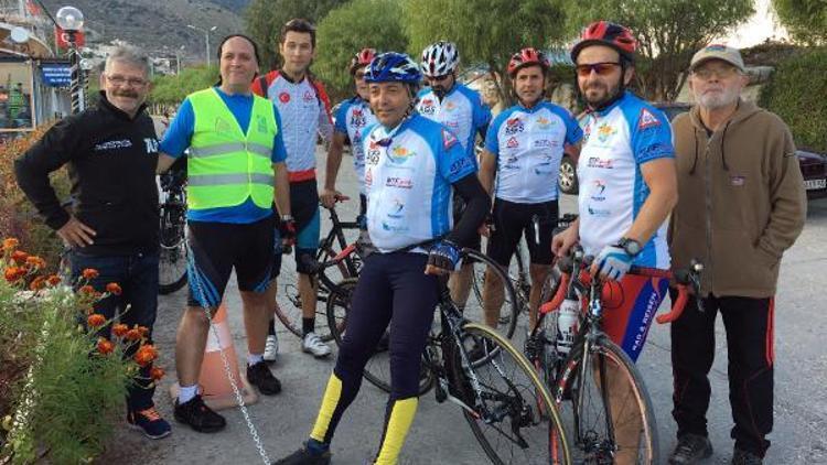 Aziz Sancar Vakfının bisikletli gönüllüleri Finikede