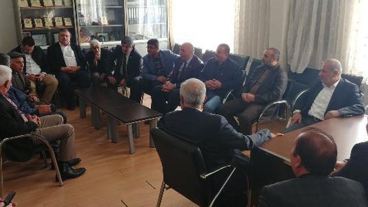 AK Partili Şahin, muhtarları ziyaret etti
