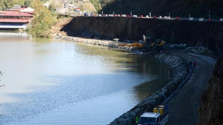 Sera Gölü çevresindeki beton duvar yıkıldı