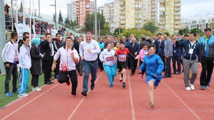 Bakan Baktan özel sporculara özel ziyaret