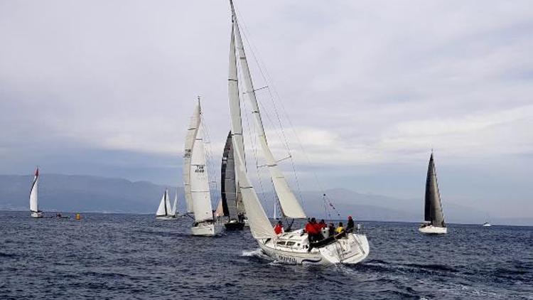 Yelkenler Çeşme rüzgarı ile doldu