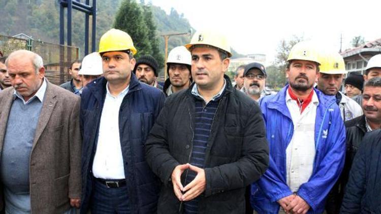 Zonguldakta maden işçileri ocaktan çıkmama eylemi başlattı (3)