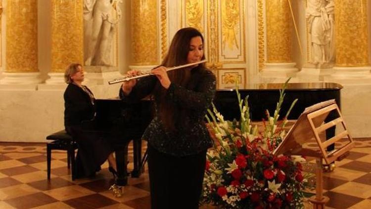 Kraliyet Sarayı’nda konser verdi