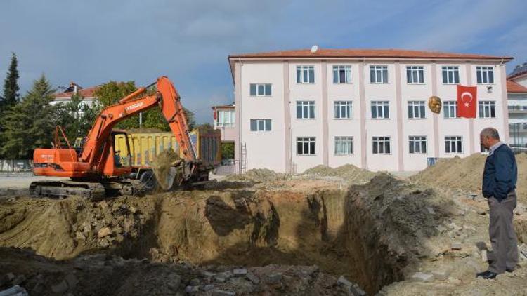 Okul inşaatı başladı