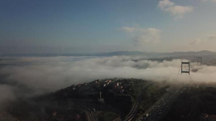 İstanbuldaki sis havadan böyle fotoğraflandı