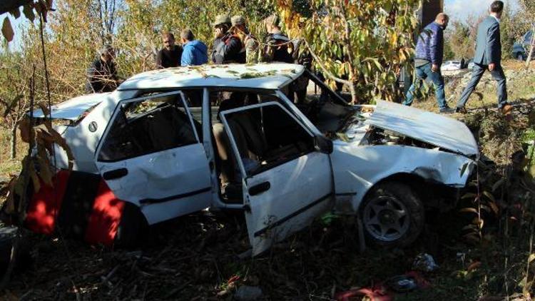 Tokatta otomobil tarlaya uçtu: 1 ölü, 2 yaralı