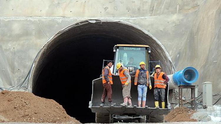 2 bin 730 metre yükseklikte çalışıyorlar