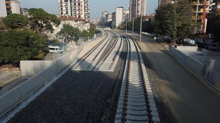 Banliyö hatlarına ilk raylar döşenmeye başladı