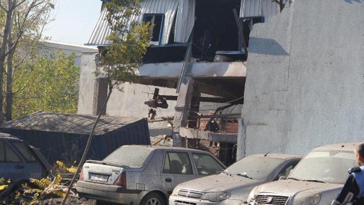 Bursada tekstil fabrikasında patlama ve göçük: 5 ölü, 16 yaralı (4)- Yeniden