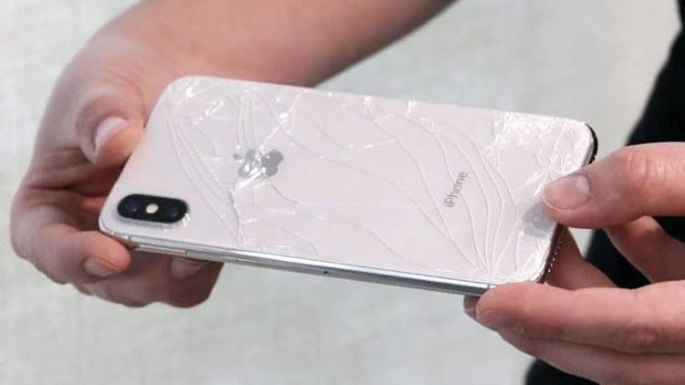 iPhone X kolayca kırılıyor, bu hale geliyor