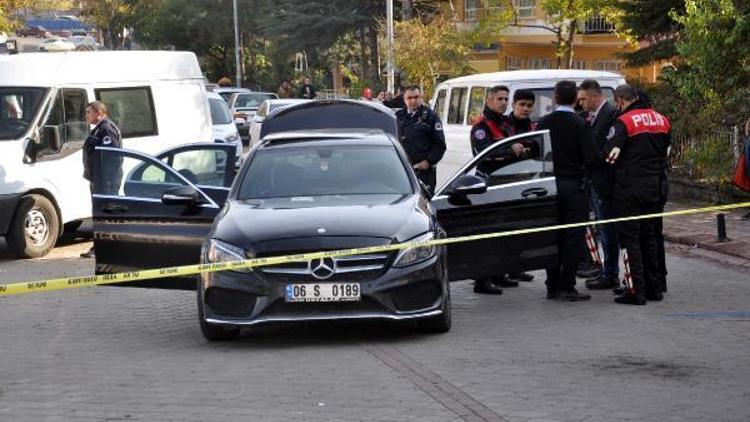 Ankarada dur ihtarına uymayan 3 şüpheli bir polisi yaraladı