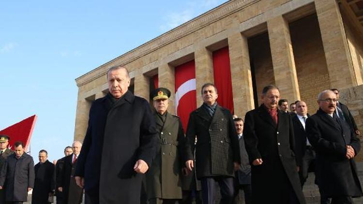 Cumhurbaşkanı Erdoğan, Anıtkabirde düzenlenen törene katıldı