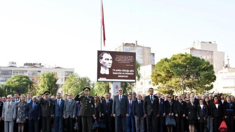 Bornovada Atatürk konser ve özel bir gösteri ile anıldı