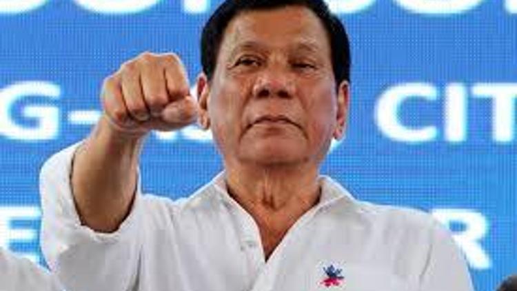 Filipinler lideri: 16 yaşındayken birini bıçaklayarak öldürdüm