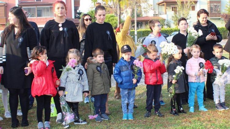 İstek İzmir Okullarından Atatürke saygı çemberi