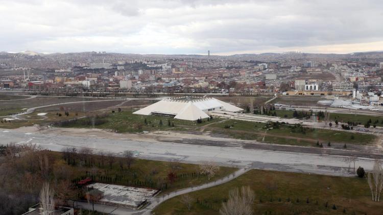 ‘AKM’ye kent meydanı da eklensin’