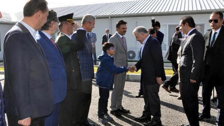 Bakan Arslan, Uşakta yüksek hızlı tren ve çevre yolu projelerini inceledi