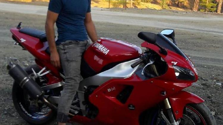 Kamyonetin çarptığı motosikletli öldü