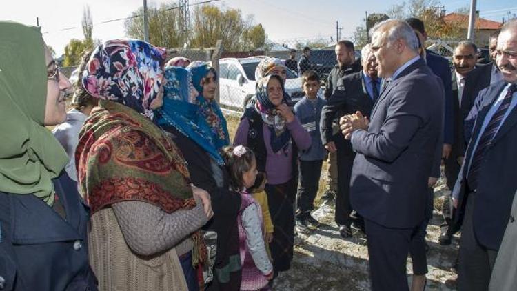 Vali Zorluoğlu: Huzur iklimi olmasaydı Vana 500 bin İranlı turist gelir miydi