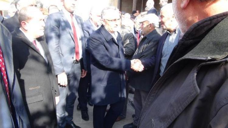 Maliye Bakanı Ağbal’ın amcasının cenazesine katıldı