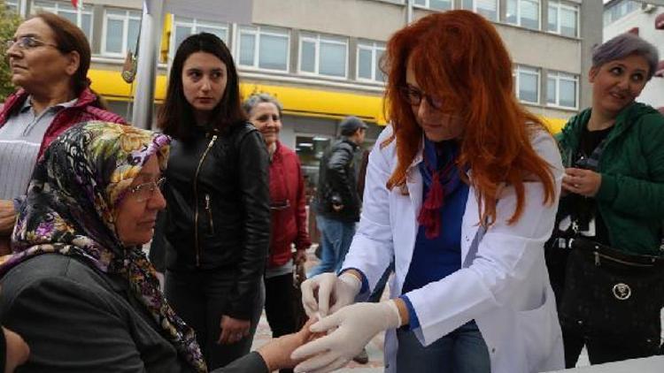 Belediye ve üniversite ücretsiz şeker ölçümü yaptı