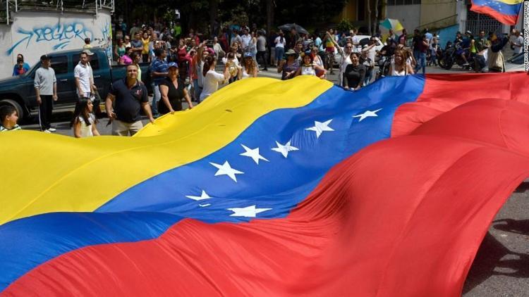 Venezuela yeniden yapılandırmaya gidiyor