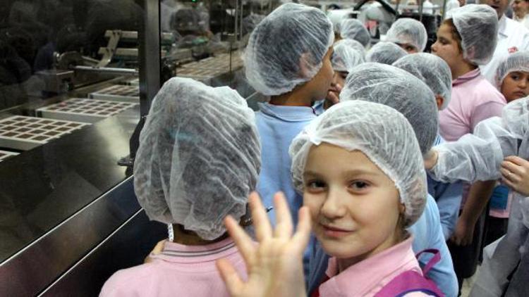 Boluda ilkokul öğrencileri, çikolata fabrikasını gezdi