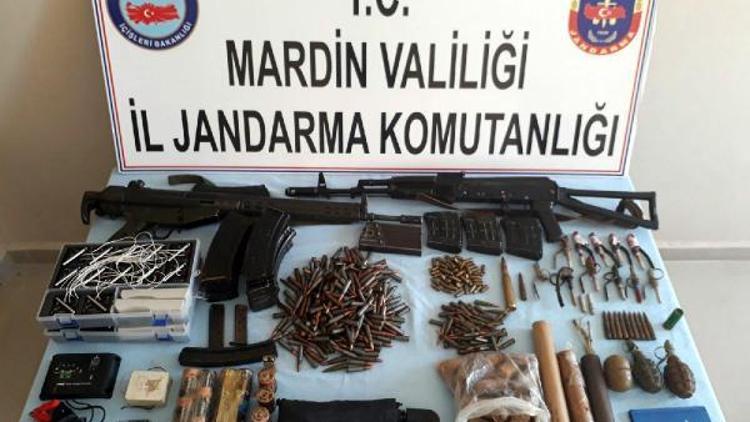 Mardin kırsalında, terör örfgütüne ait silah ve mühimmat bulundu