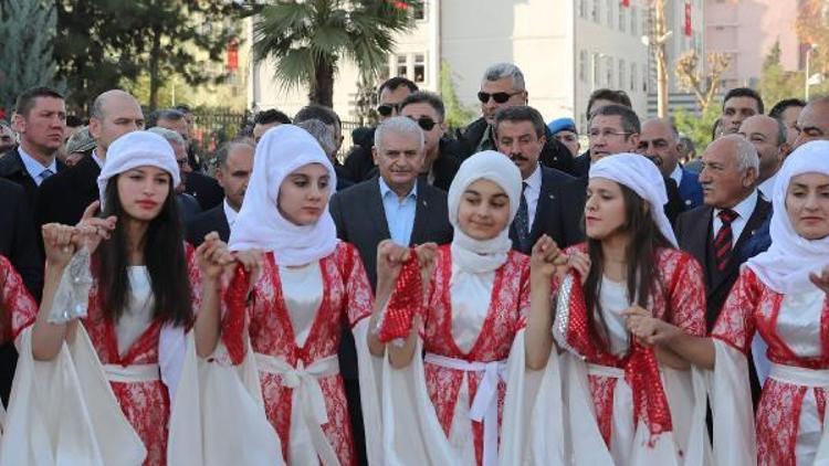 Başbakan Yıldırım, Şırnakta üs bölgesini ziyaret etti / ek fotoğraflar