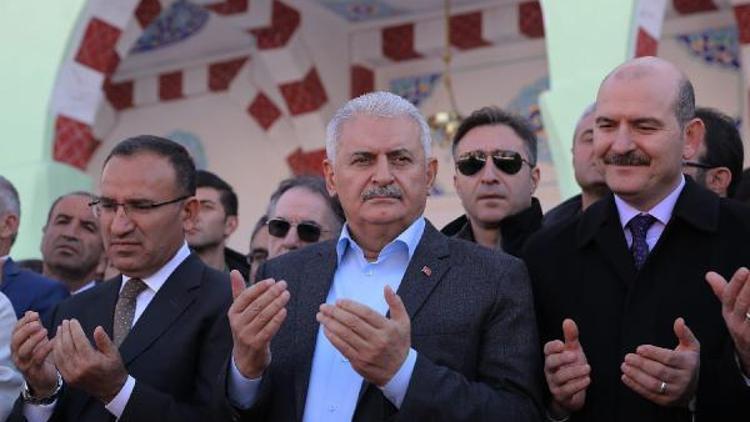 Başbakan Yıldırım, Şırnakta üs bölgesini ziyaret etti  / ek fotoğraflar