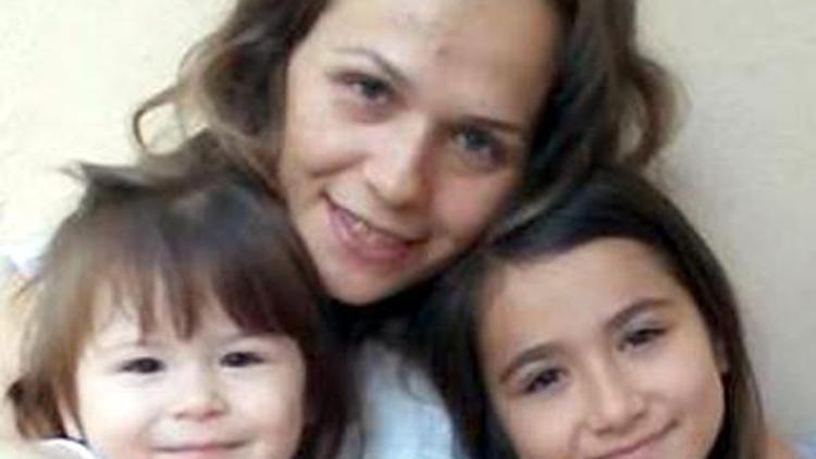İki çocuğunu öldüren anne tahliye edildi