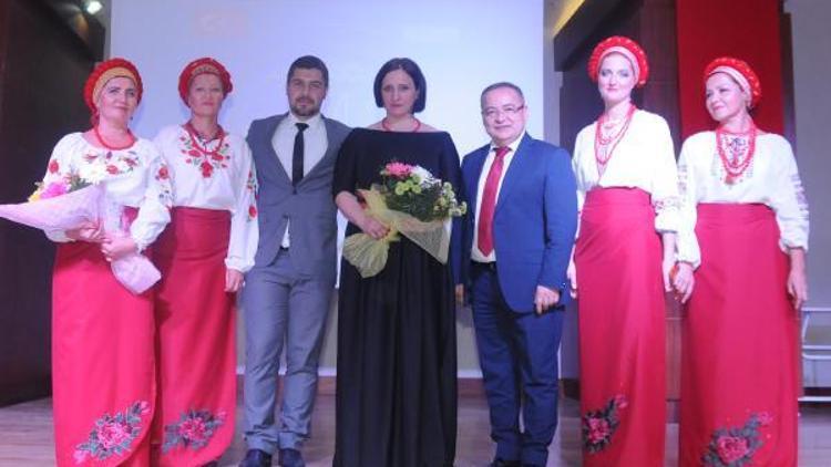 Ukrayna Kültür Sanat Derneğinden İzmir Marşlı açılış