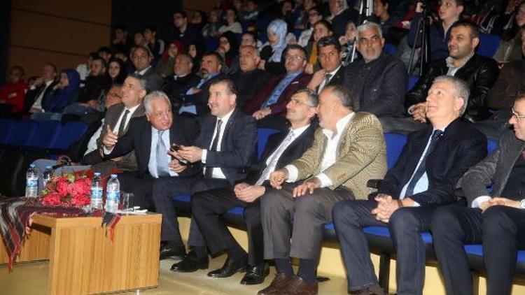 Bakan Bak: Cumhurbaşkanı, takım arkadaşlarından sağladığı bursla beni yurt dışında okuttu