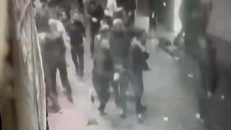 Beyoğlunda silahlı kavga: 2 yaralı